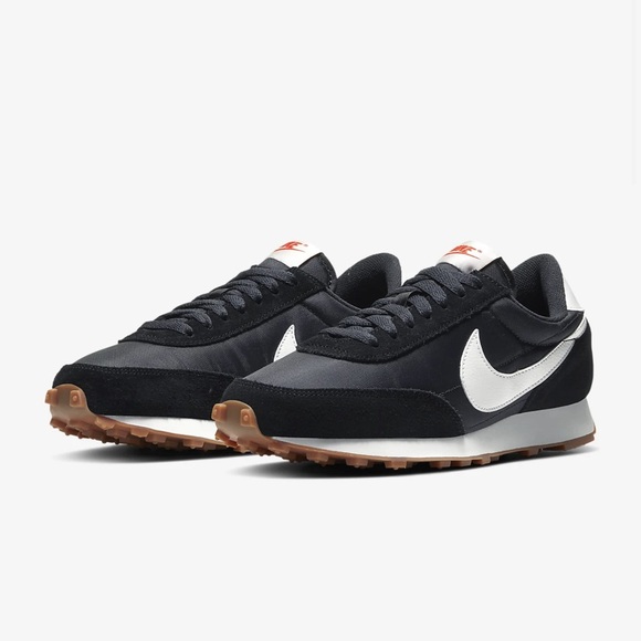 Nike Shoes - Nike Daybreak Sneaker
